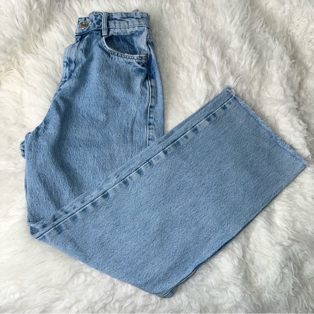 High Rise Straight Leg Jeans • Size 32